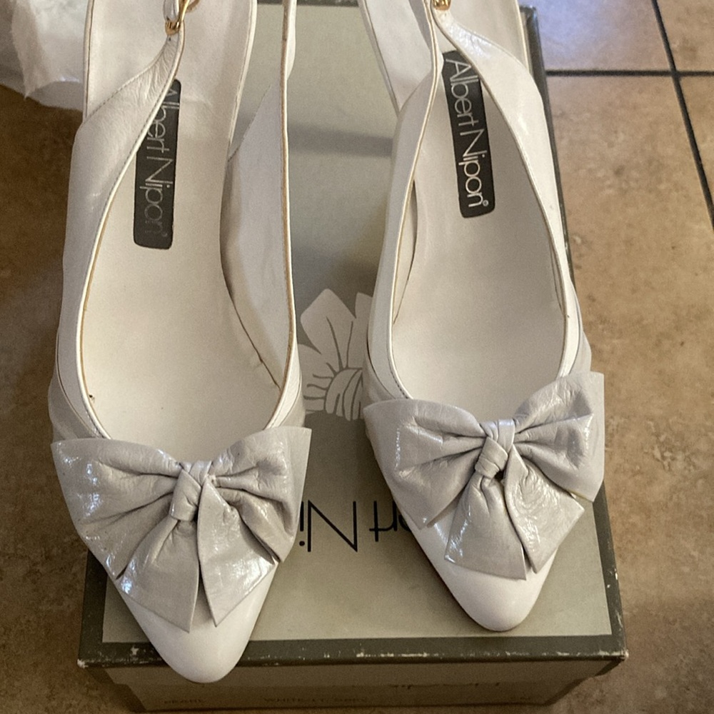 Albert Nipon Beautiful Leather Shoes - image 8